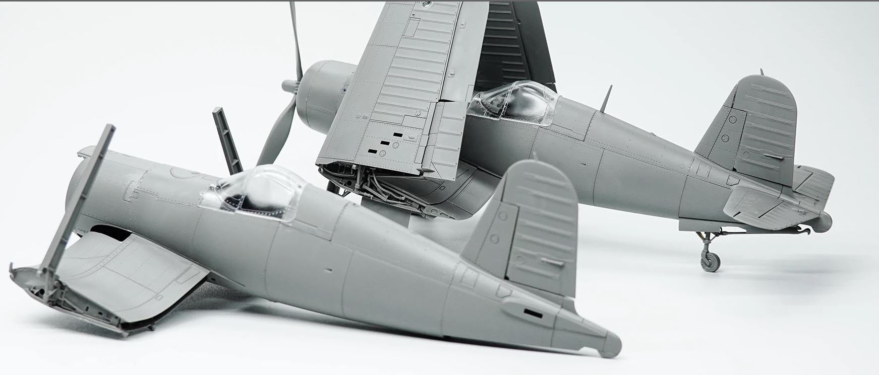 thumbnail interactive-video image 1 of MAGIC FACTORY 5001 1/48 F4U-1A/2 Vought Corsair Limited Edition Plastic Model Kit 1 of 4