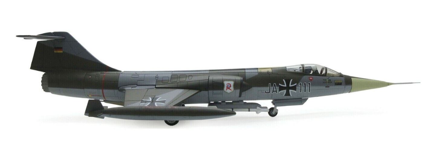 HPBBY-MASTER-HA1046-1:72-F-104G-Starfighter-Luftwaffe-JA+111-JG.71 ...