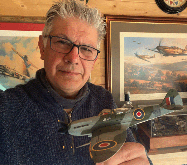 HOBBY MASTER HA7114 1.48 SPITFIRE XIV JOHNNY JOHNSON NO 125 WING 1945