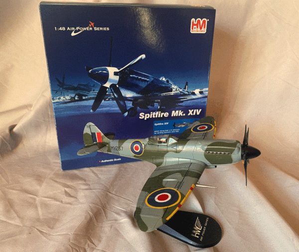 HOBBY MASTER HA7114 1.48 SPITFIRE XIV JOHNNY JOHNSON NO 125 WING 1945 - Image 6