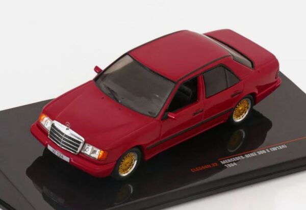 IXO CLC544 1/43 Mercedes 300 E (W124) Dark Red 1984 - Image 2