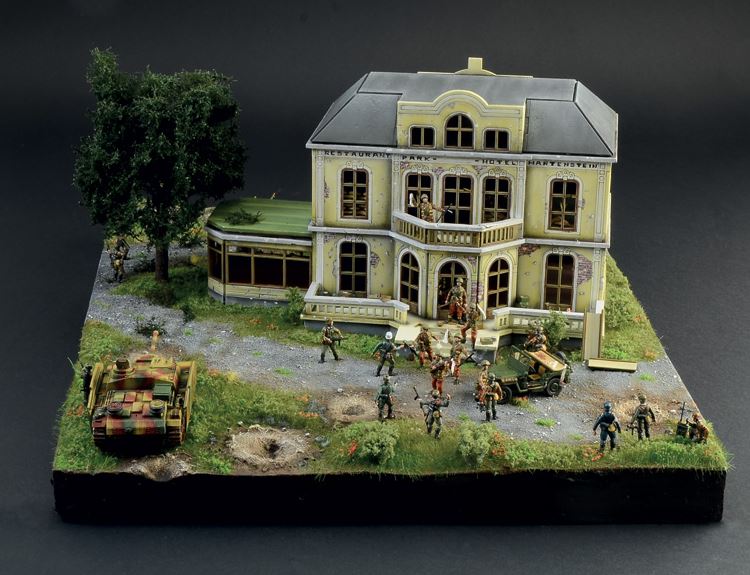 ITALERI 6107 1/72 Hartenstein Hotel 1944 Operation Market Garden - ASSUALT ON THE RHINE - Image 2