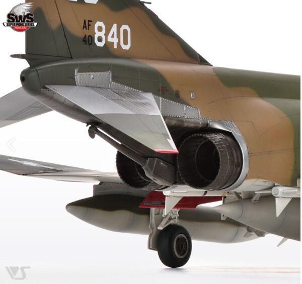 ZOUKEI MURA SWS48-16 USAF F-4C PHANTOM II WILD WEASEL IV - Image 6