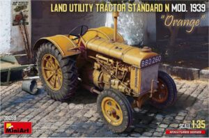 Miniart 38098 - 1/35 Tractor Std.N Orange Mod.39 Model kit