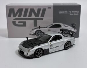 MINI GT 01106-L - 1/64 MAZDA RX-7 RE-AMEMIYA SILVER METALLIC (LHD)